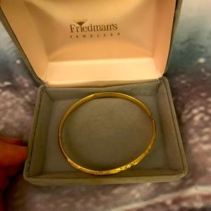 10k Gold bangle bracelet